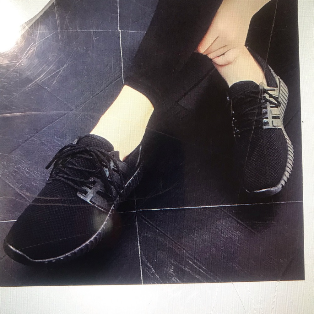 Shose - Picture 4 of 8